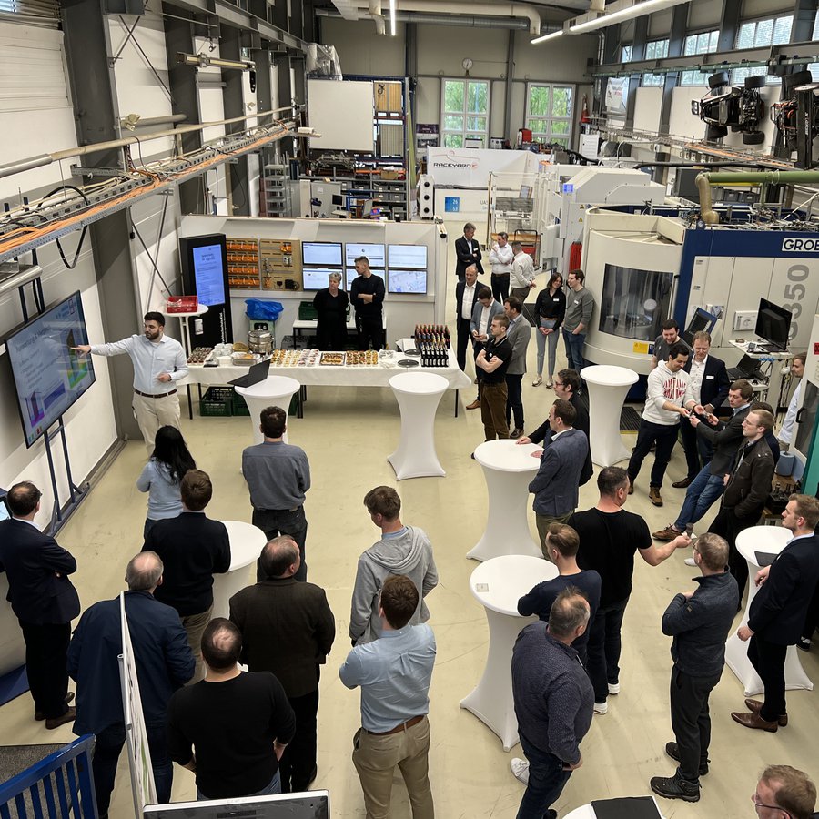 Blick in die Digitale Fabrik der FH Kiel bei der Spätschicht im April