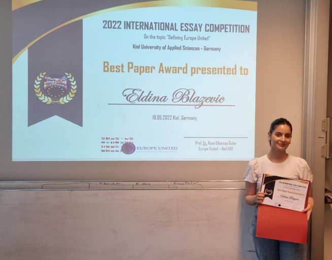 Gewinnerin des Aufsatzwettbewerbs "Europe United" 2022: Eldina Blazevic, FB Medien