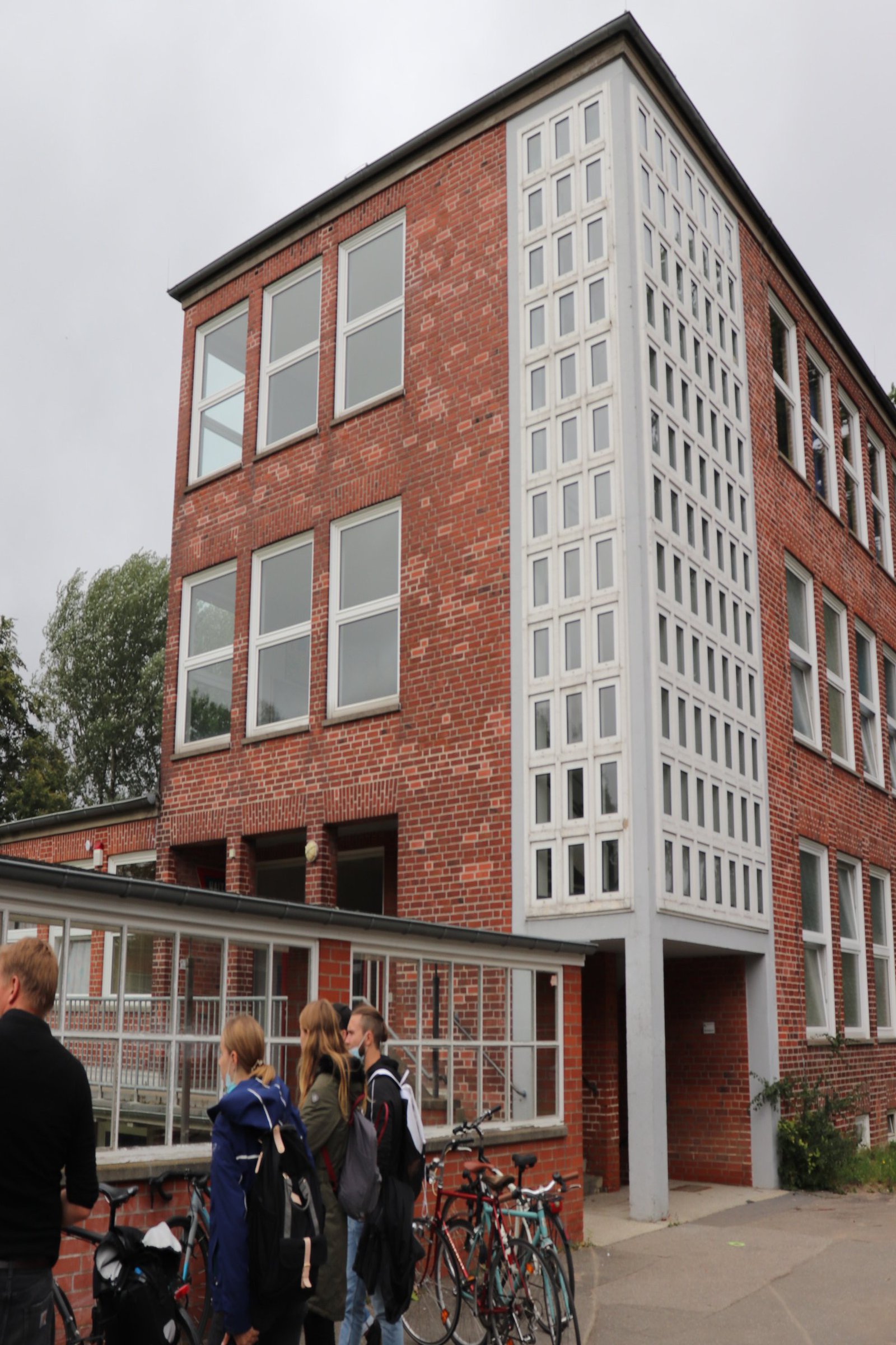 Besichtigung einer Schroeder-Schule in Kiel