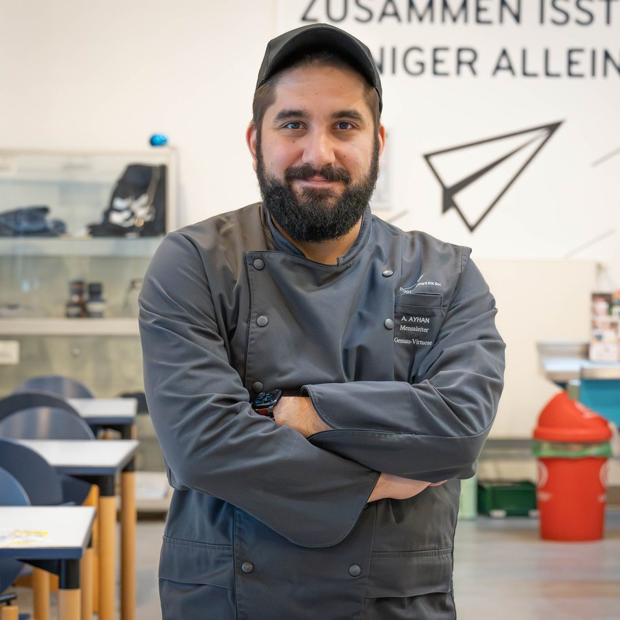 Akif Ayhan, Chefkoch und Mensaleiter der Schwentine Mensa