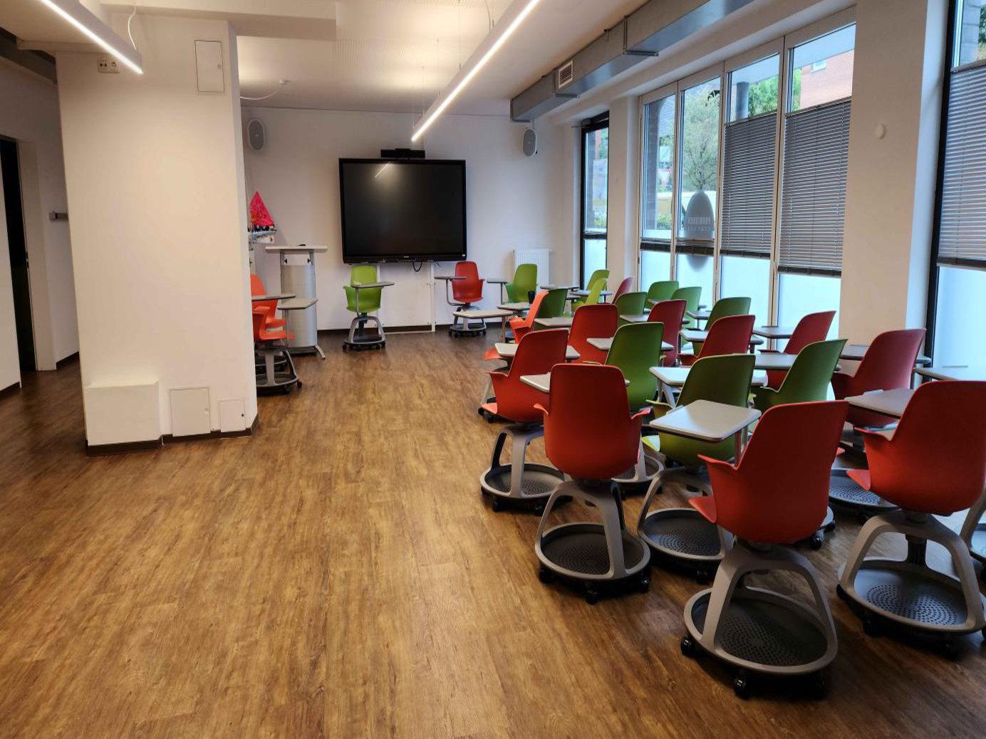 Jugendcampus Klassenzimmer Rückseite