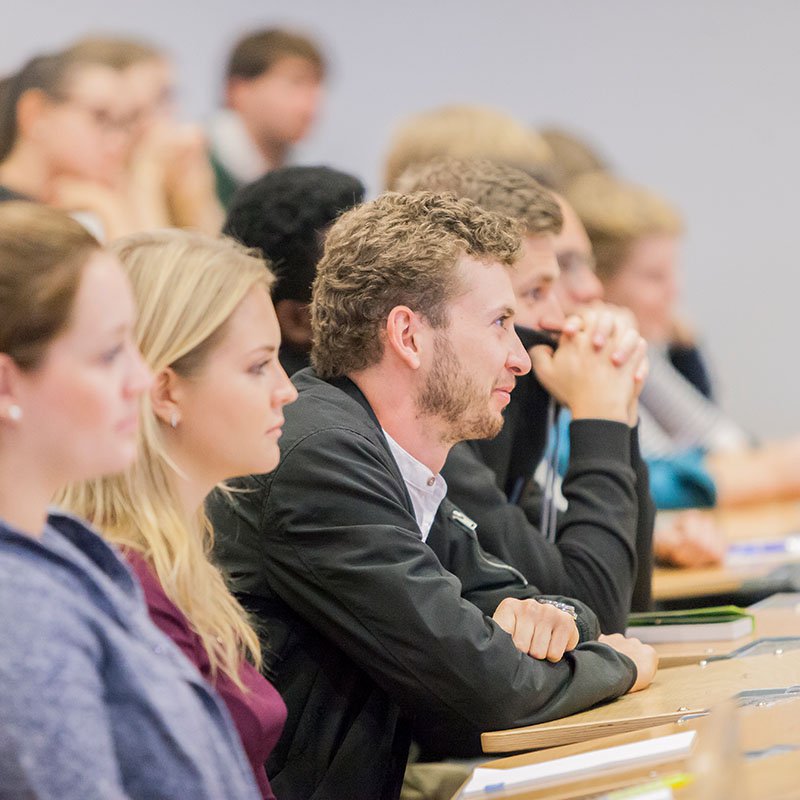 Studierende im Hörsaal