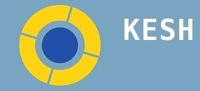 The graphic is showing the logo of the competence centre electromobility in Schleswig Holstein, with a blue dot in the middle and 4 shifted quarters of a circle surrounding it.