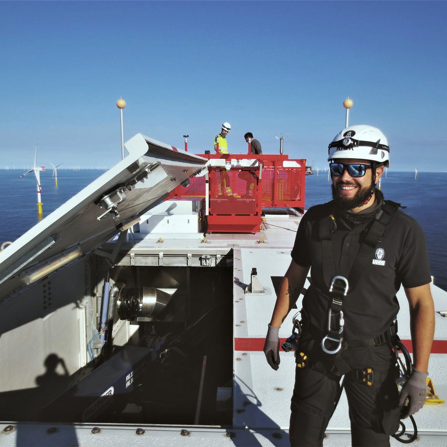 Ein Mann im Offshore-Park