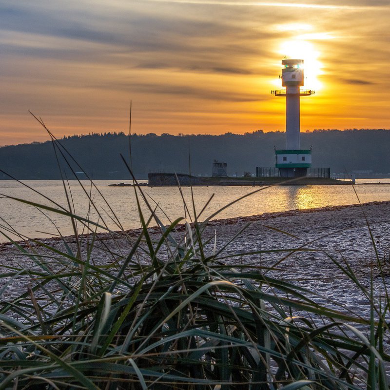 Nicht immer, aber ziemlich häufig kann man am Falckensteiner Strand eine solche Kulisse erleben. (Foto: pixabay.com/Kolm-Jany)