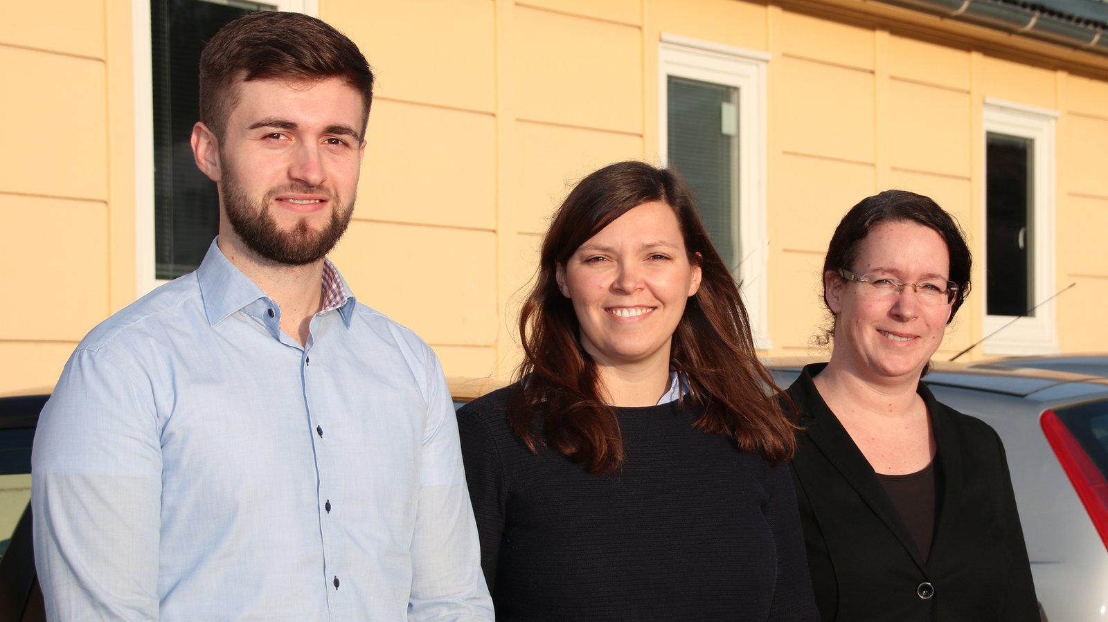 Matthias Funk (v. l.), Junior Referent Marketing bei DB Regio SH, Sarah Wöhler, Kundenkommunikation DB Regio SH, und Prof. Dr. Petra Dickel. (Foto: C. Beeck)