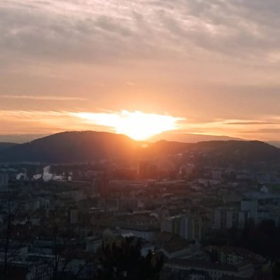 Sonnenuntergang beim Spaziergang in Graz