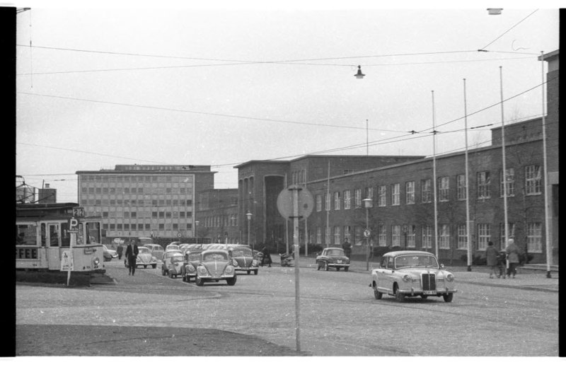Die Kreuzung Olshausenstraße/Westring in den 60er Jahren.