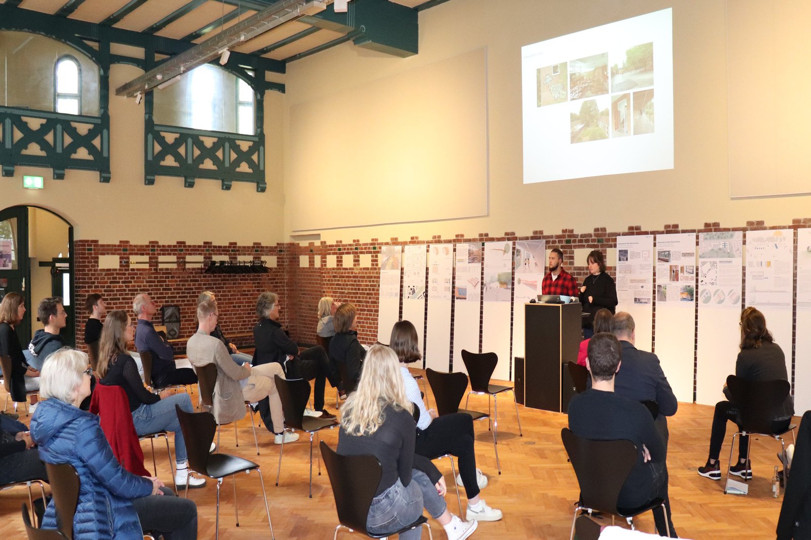 Abschlusspräsentation Sanierungskonzept Schroeder-Schulen im Forum für Baukultur