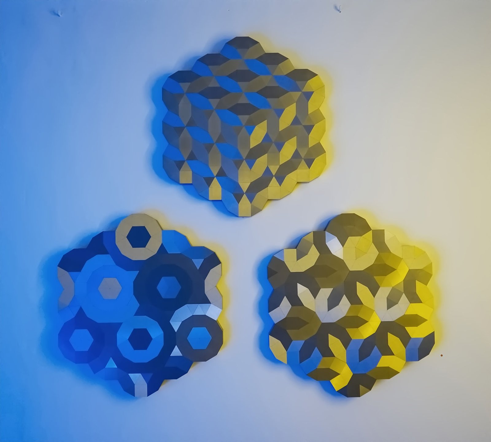 "Hexagon Permutation", 3 Arbeiten der Reihe im Bunker-D