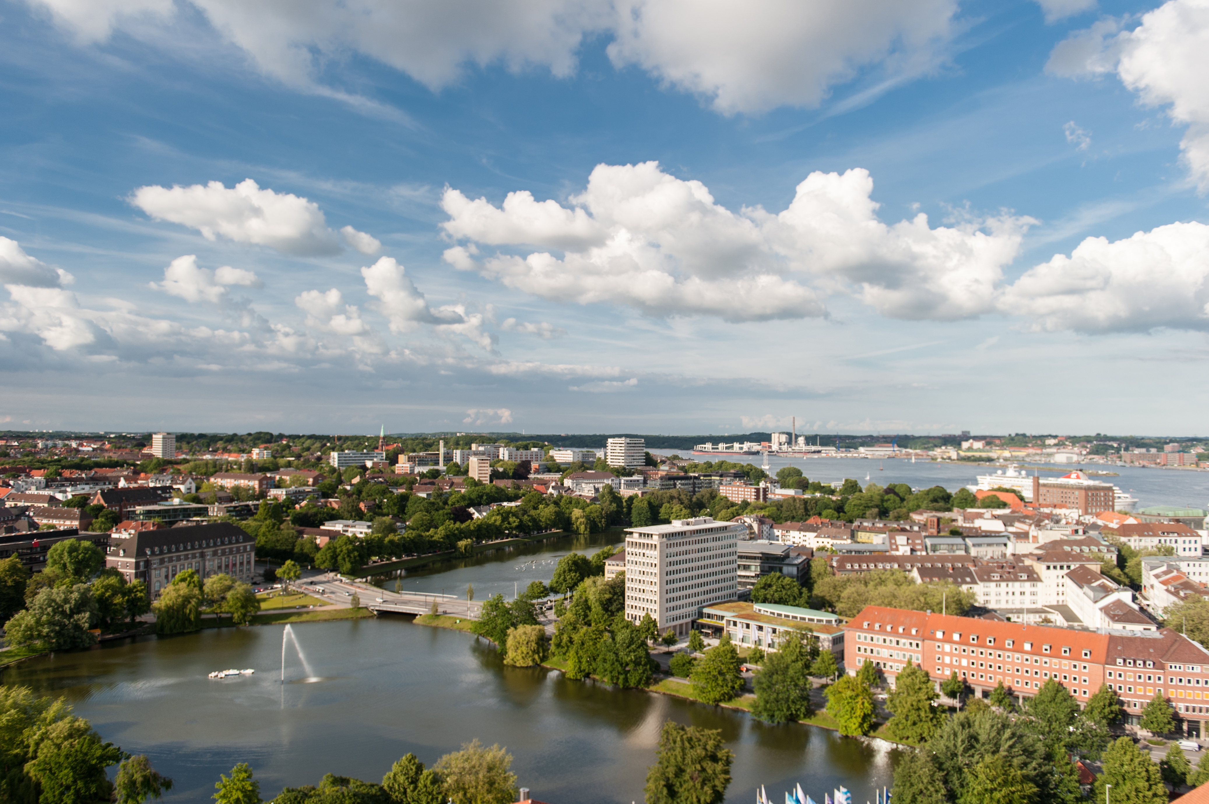Kiel Luftaufnahmen Ausblick über die Stadt Kiel