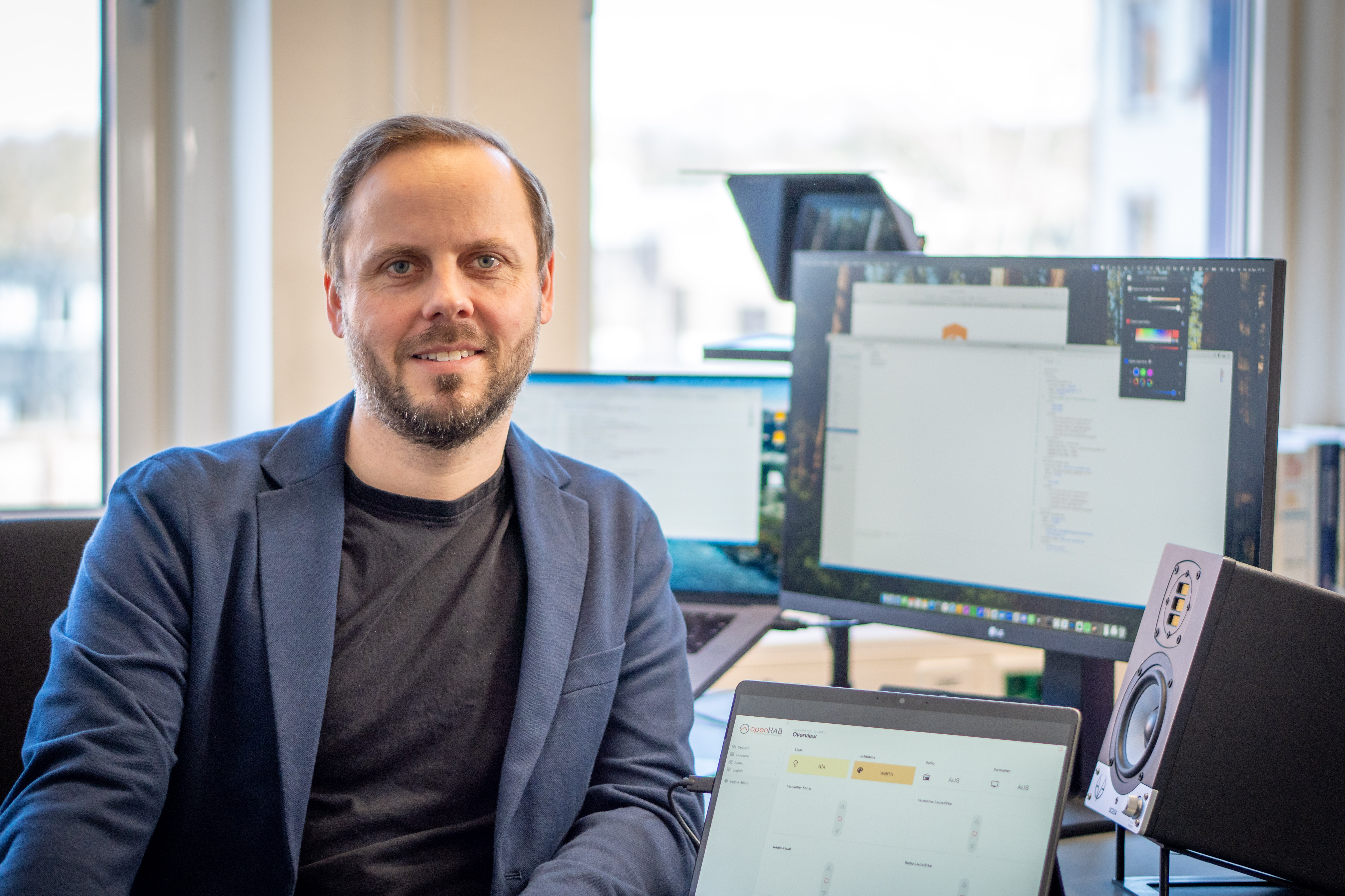 Prof. Dr. Florian Schatz ist Professor für Informatik mit Schwerpunkt Webentwicklung an der Fachhochschule Kiel. Prof. Dr. Florian Schatz ist Professor für Informatik mit Schwerpunkt Webentwicklung an der Fachhochschule Kiel
