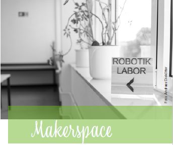 Das Bild zeigt eine mit Blumen bestellte Fensterbank, eines weißen Raums. Untendrunter steht "Makerspace".